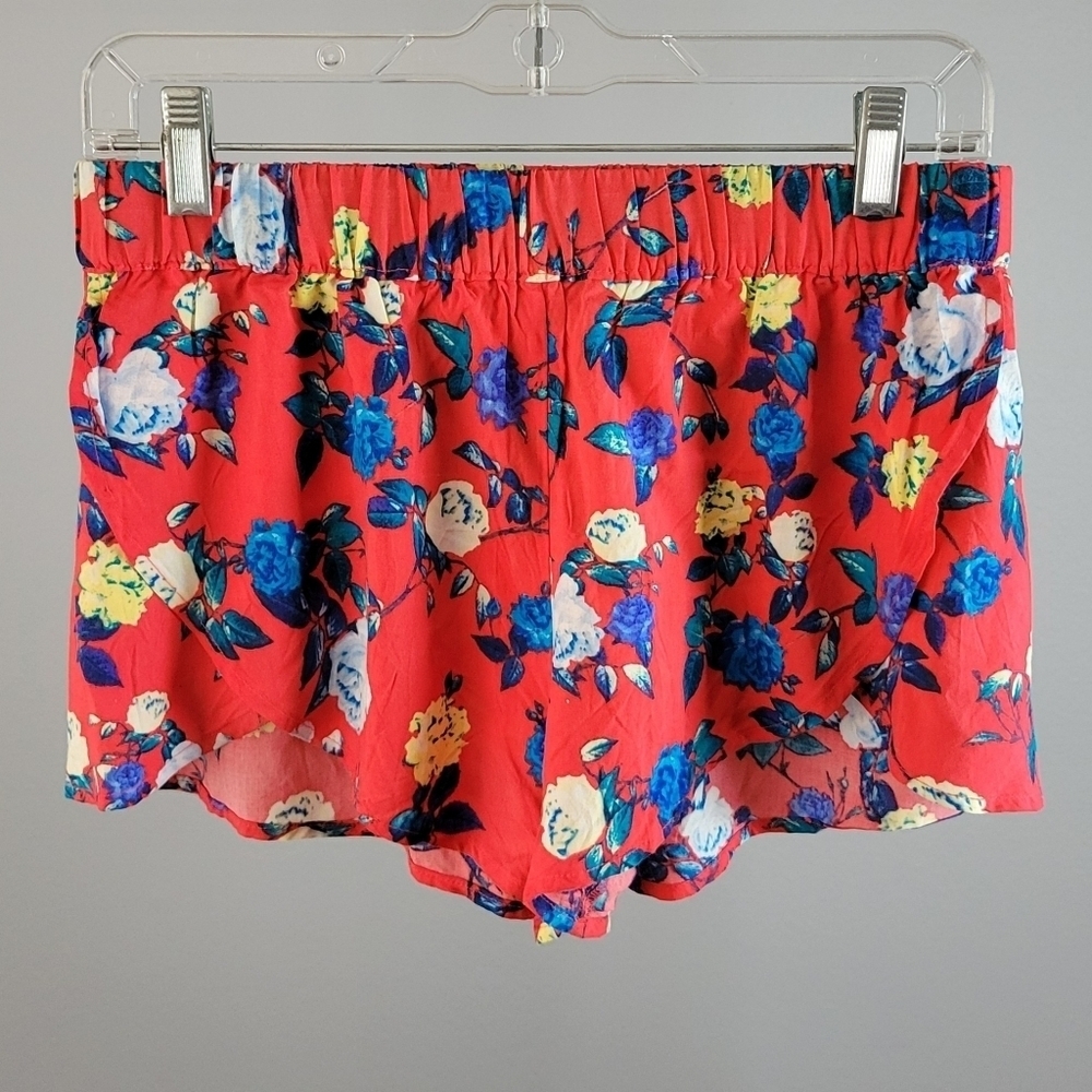 FOREVER 21 // red floral flowy tulip hem shorts